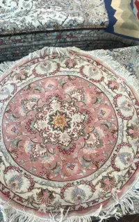 قالیچه ابریشم یک در یک گرد