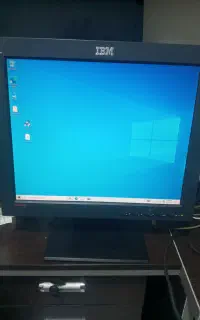 مانیتور ۱۷ اینچ IBM
