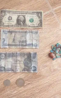 سنگهای فیروزه ای وسکه وپول قدیمی