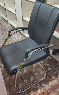 صندلی اداری کاملا سالم
