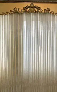 پرده پذیرایی به همراه کتیبه