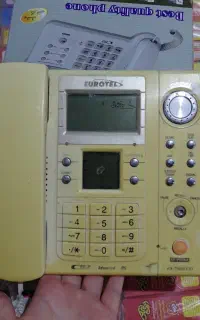 تلفن رو میزی