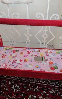 دو عدد بیشکه مخمل قرمز