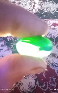 یشم دورنگ اصل طول 3سانت عرض وپهنا هرکدوم 2سانت