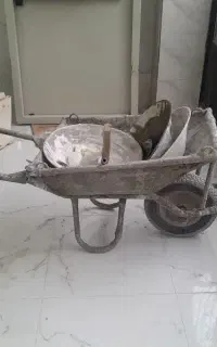 فرقون . چکمه . سطل . کلاه