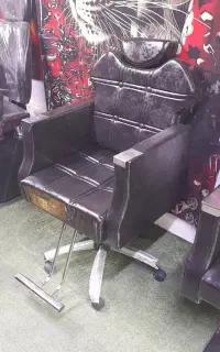 صندلی اصلاح پایه ثابت و پمپ دستی گردان