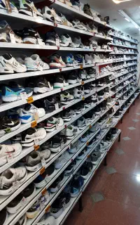 فروشنده خانم