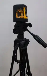 پایه و تراز لیزری