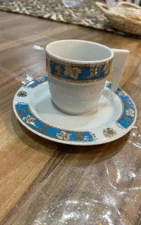 فنجان و نعلبکی