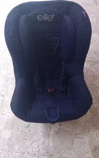 صندلی و رارویک کودک