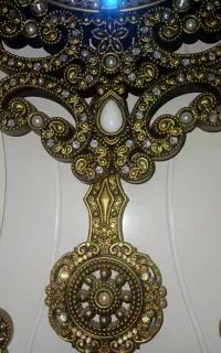 ساعت دیواری نگینی