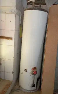 آبگرمکن کارکرده به علت باز سازی خانه به فروش میرسد