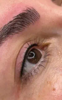 آرایش دائم(میکروبلیدینگ و میکروپیگمنتیشن)