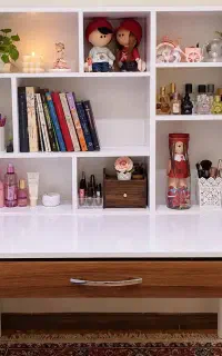 میز تحریر همراه با کتابخانه