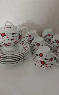 سرویس عصرونه خوری شامل یک دست فنجون ونلبکی وقندون