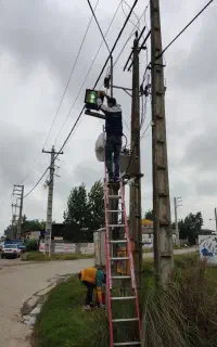 نیرو فنی آشنا به برق