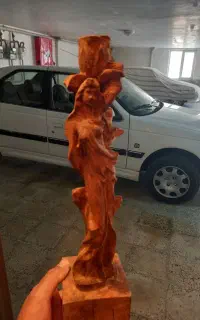 مجسمه چوبی