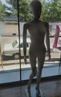 مانکن و دکوراسیون  برای مغازه لباس زنانه