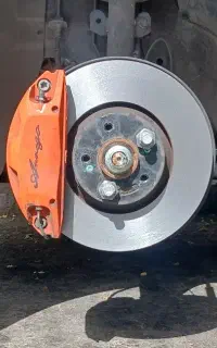 مرکز تخصصی تراش دیسک ترمز روی خودرو(تراشکاری زرین)