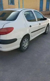 ۲۰۶ صندوق دار