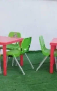 میز و صندلی چهار پایه پلاستیکی برند ناصر