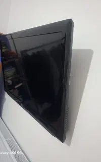 تلویزیون ال جی ۴۲ با بهترین کیفیت و کاملا سالم