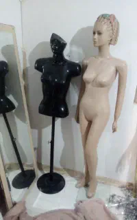 دو عدد مانکن زنانه