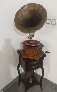 گرام هندلی عتیقه انگلیسی
