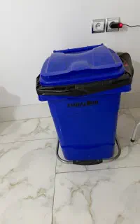 سطل زباله بزرگ