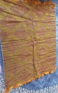 رومیزی ابریشمی باقدمت ۱۵۰سال