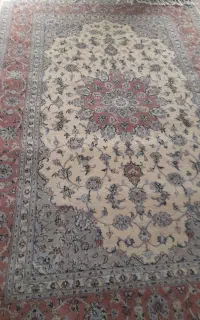 فرش دست بافت گل ابریشم