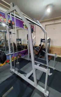 اسکات اسمیت با وزنه ده کیلویی