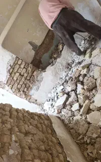 نیازمند. استاد بنا