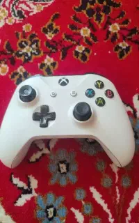 Xbox one s معاوضه با موتور فروش هم دارم