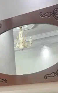 آینه با قاب چوبی