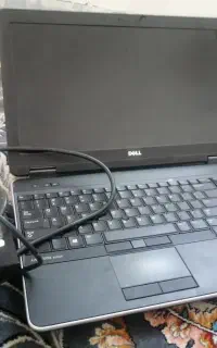 لپتاب dell.