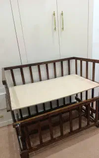 گهواری چوبی کنار مادر در حد صفر