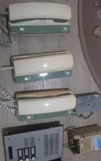 آیفون سه عدد گوشی با وسایل