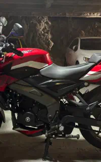 موتور ns 200 سه شمع