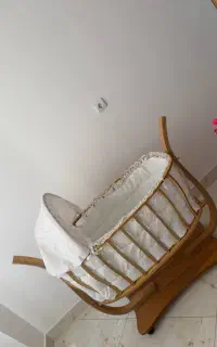 گهواره بچه با چوب ترک