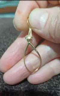 گوشواره گم شده