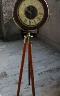 ساعت ایستاده