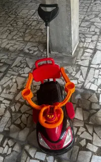 ماشین چهار چرخ