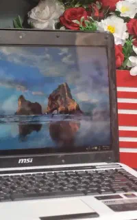 لپتاپ MSI هارد ۱  ترا  رم  ۸ GB