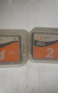 دو عدد کارت حافظه CF
