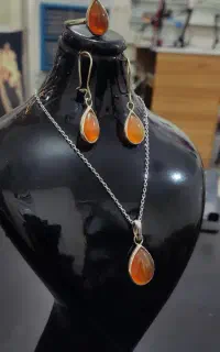 سرویس نقره استرلینگ با سنگ‌های اشکی خیره‌کننده