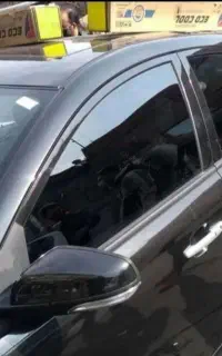 شیشه دودی تخصصی در فضای بسته