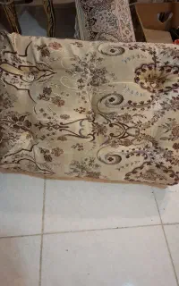 پشتی در حد نو ..چهارعدد