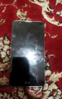 یک عدد گوشی ال جی