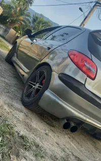 پژو ۲۰۶ تیپ ۳ اخرای سال83